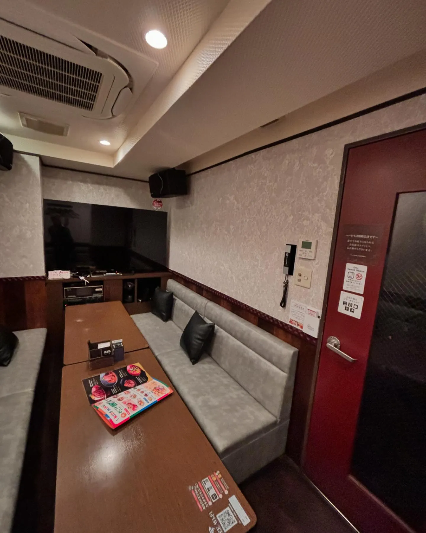 パセラ池袋本店と西口店のクロス工事