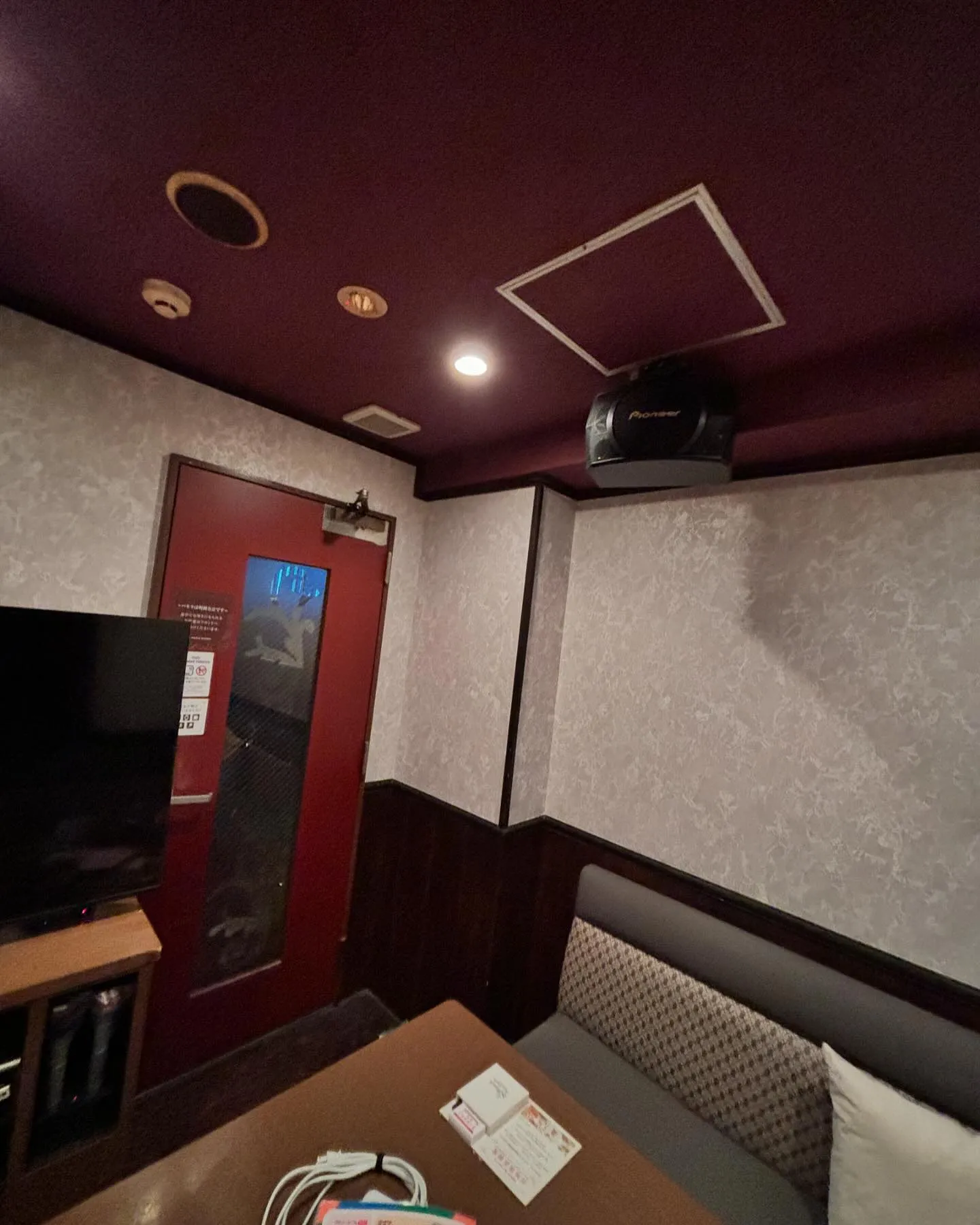 パセラ池袋本店と西口店のクロス工事