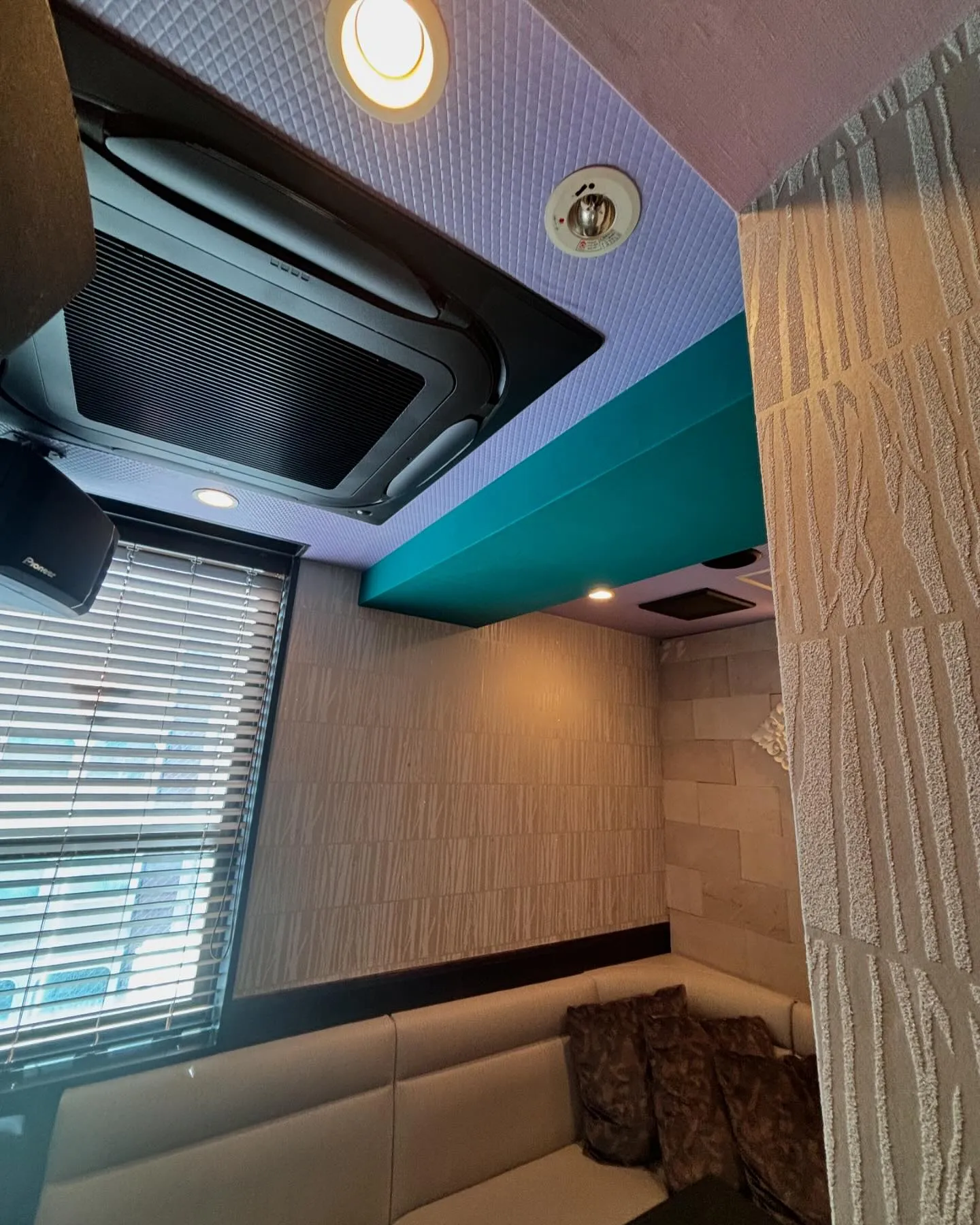 パセラ池袋本店と西口店のクロス工事