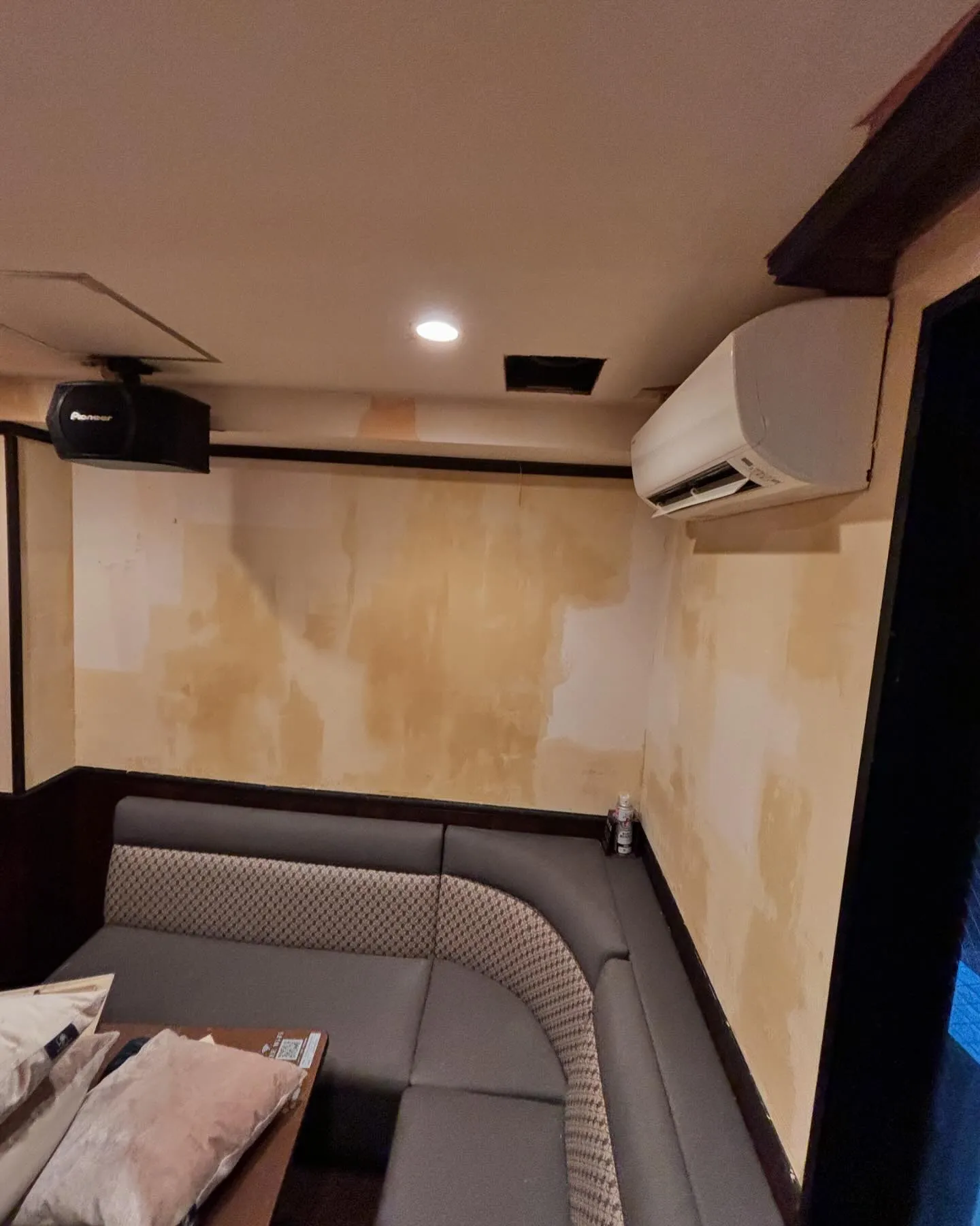 パセラ池袋本店と西口店のクロス工事