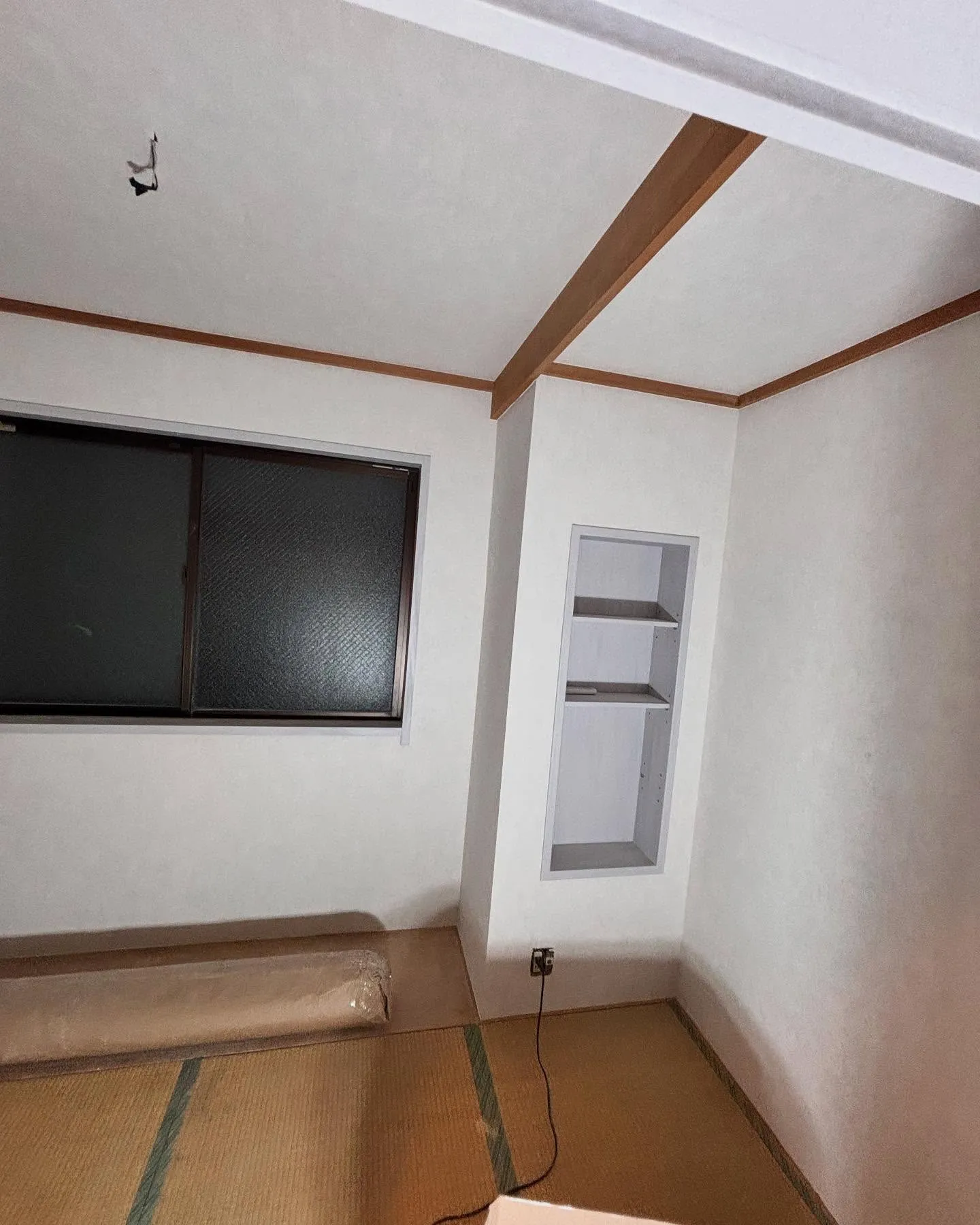 高島平のマンションクロス張替。