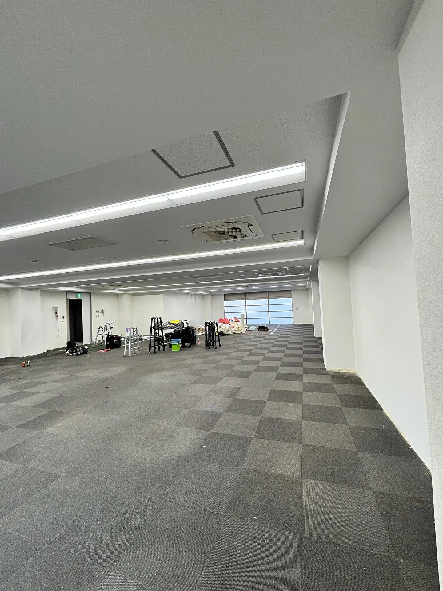 草野内装では「クロス屋」「床屋」を募集しています!✨