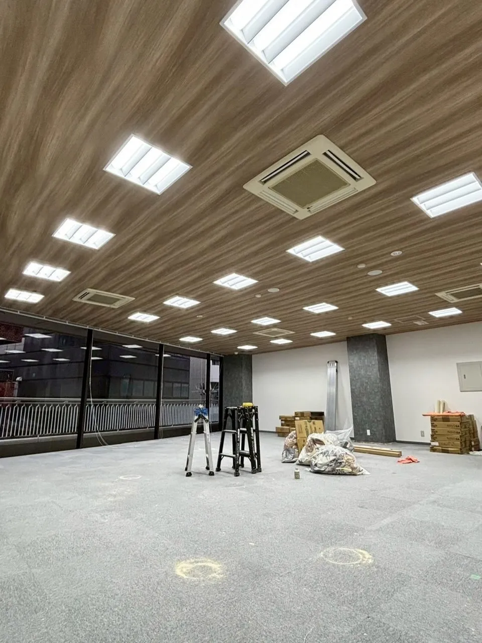 六本木レンタルオフィスのクロス工事